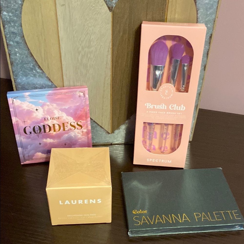 Goddess Eyeshadow Palette - Pink and Purple